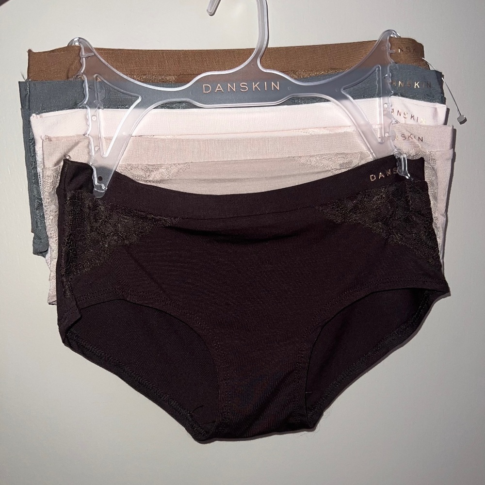 Danskin 5 pack intimates